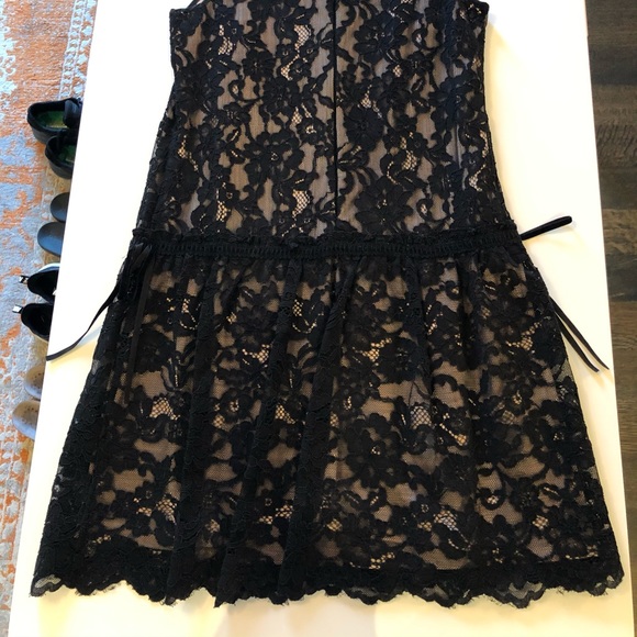 Black and white lace dress - Picture 3 of 4